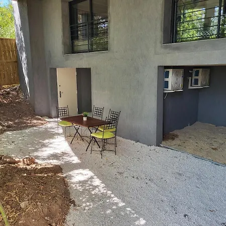 Apartment De 115m2 A Agay, Proche De La